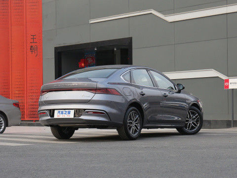 राष्ट्रीय VI BYD QIN PLUS 2021 EV DM-I 55KM 1.5L 81kW 4 दरवाजे 5 सीट सेडान
