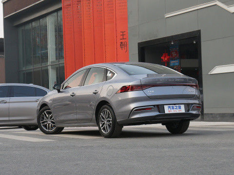 राष्ट्रीय VI BYD QIN PLUS 2021 EV DM-I 55KM 1.5L 81kW 4 दरवाजे 5 सीट सेडान