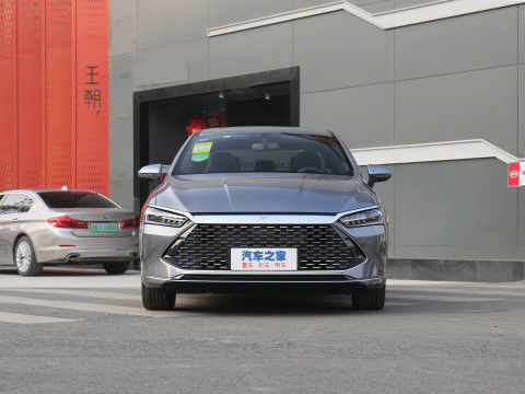 राष्ट्रीय VI BYD QIN PLUS 2021 EV DM-I 55KM 1.5L 81kW 4 दरवाजे 5 सीट सेडान