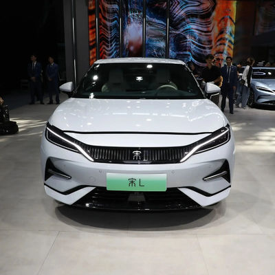 BYD की नई पीढ़ी की शुद्ध इलेक्ट्रिक एसयूवी SONG L 550KM-662KM रेंज इंटीरियर लुक
