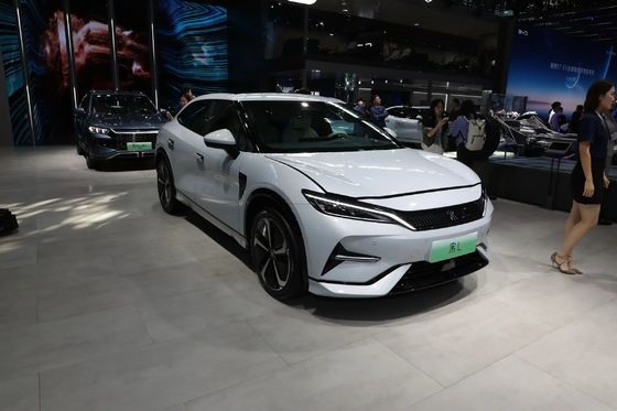 BYD की नई पीढ़ी की शुद्ध इलेक्ट्रिक एसयूवी SONG L 550KM-662KM रेंज इंटीरियर लुक
