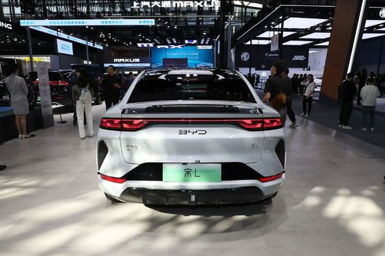 BYD की नई पीढ़ी की शुद्ध इलेक्ट्रिक एसयूवी SONG L 550KM-662KM रेंज इंटीरियर लुक